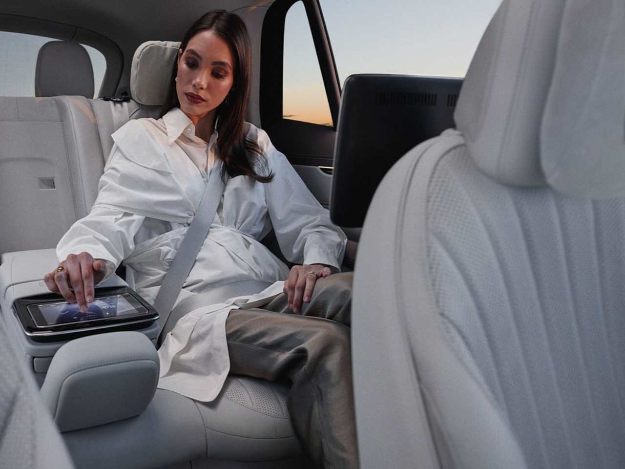 Автомобілі Mercedes-Benz для жінок: комфорт, стиль і впевненість на кожен день. ТОП-10 варіантів