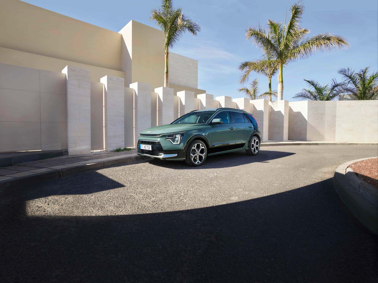 ALL-NEW KIA NIRO NAMED 'BEST CROSSOVER' IN UK CAR OF THE YEAR AWARDS 2023