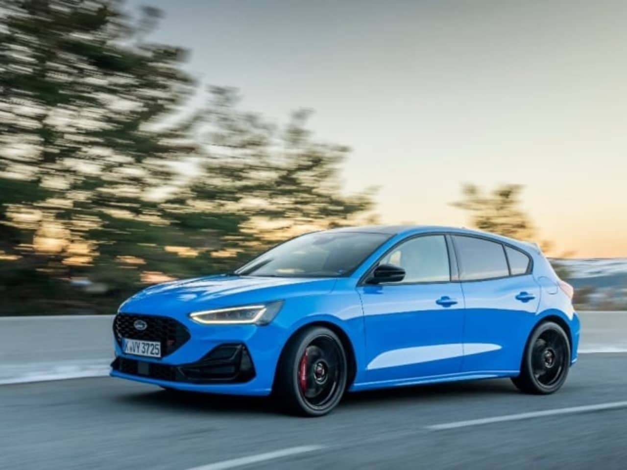 TRACK-READY FOCUS ST EDITION IS THE MOST COMPLETE FORD HOT HATCH EVER