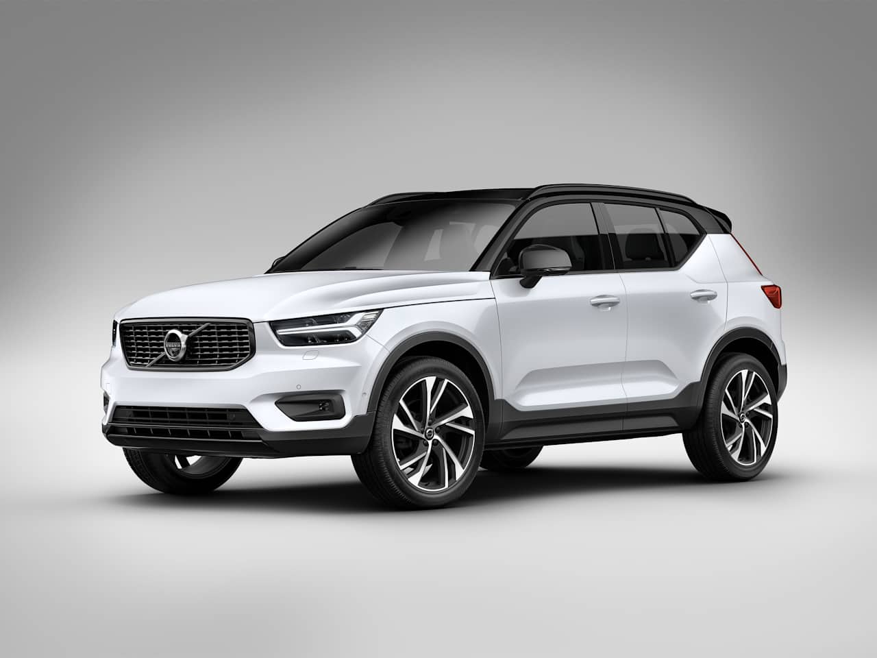 Snows Volvo Southampton have announced some new awards for 2 current models