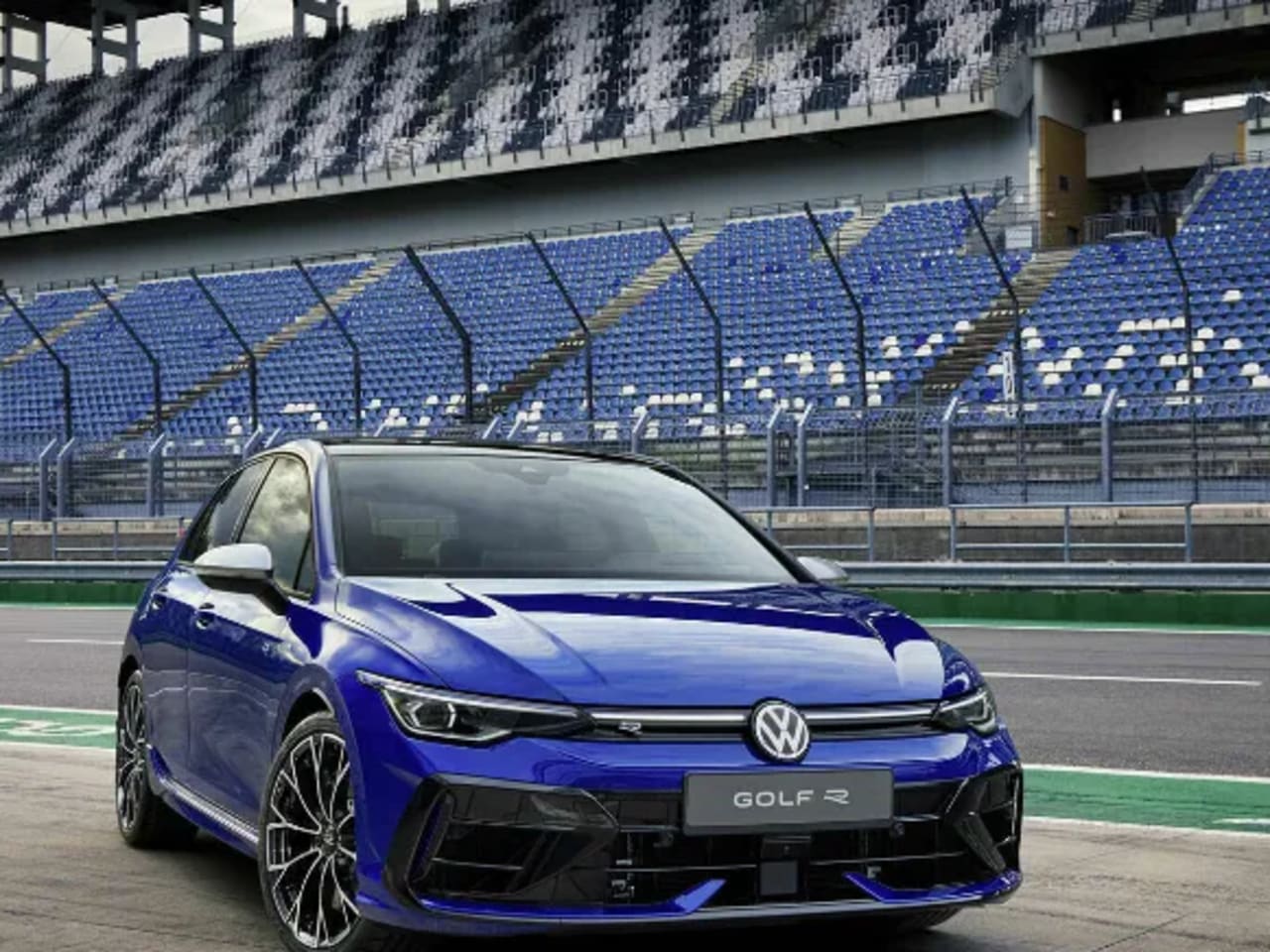 World Premiere for the Most Powerful Golf: New R and R Variant Launch with 245 kW (333PS) 
