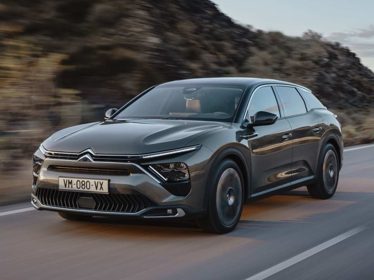 Citroën C5 X : Equipements, finitions et prix en 2025