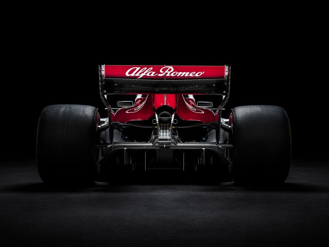 Alfa Romeo Sauber F1 Team Reveal 2018 Car