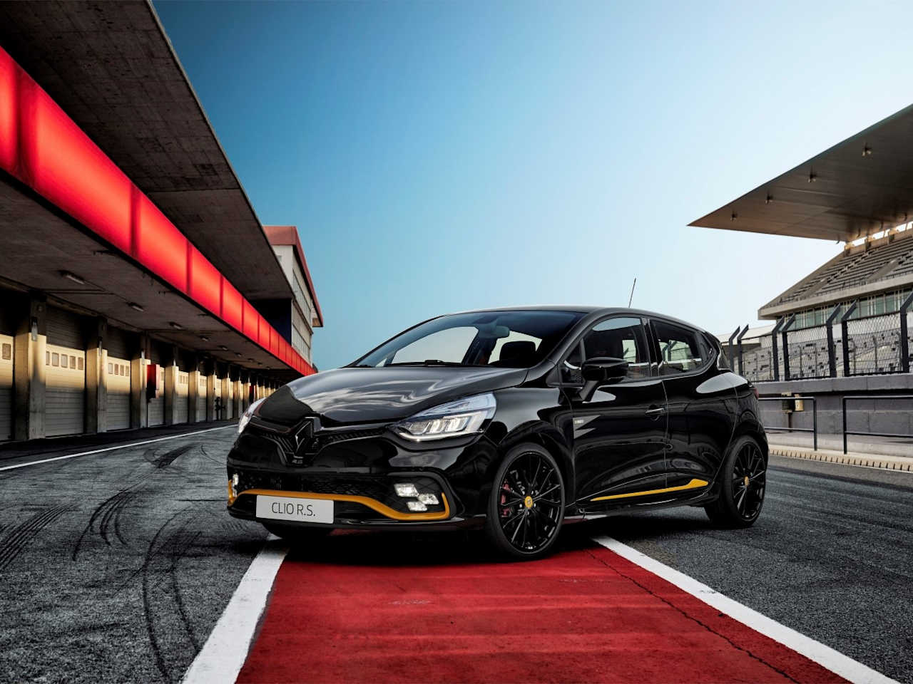 RENAULT CLIO R.S.18 UK PRICING ANNOUNCED 