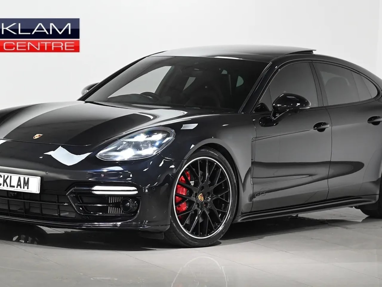 Unleashing the Porsche Panamera: How does the Porsche Panamera perform on UK roads?