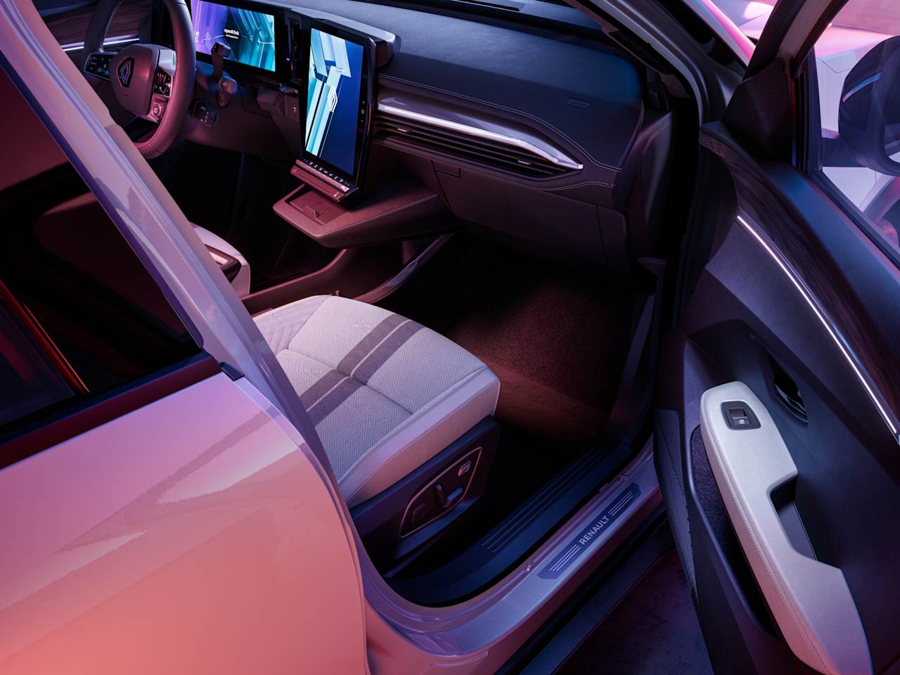 5 Reasons to consider choosing E-Tech for your next Renault