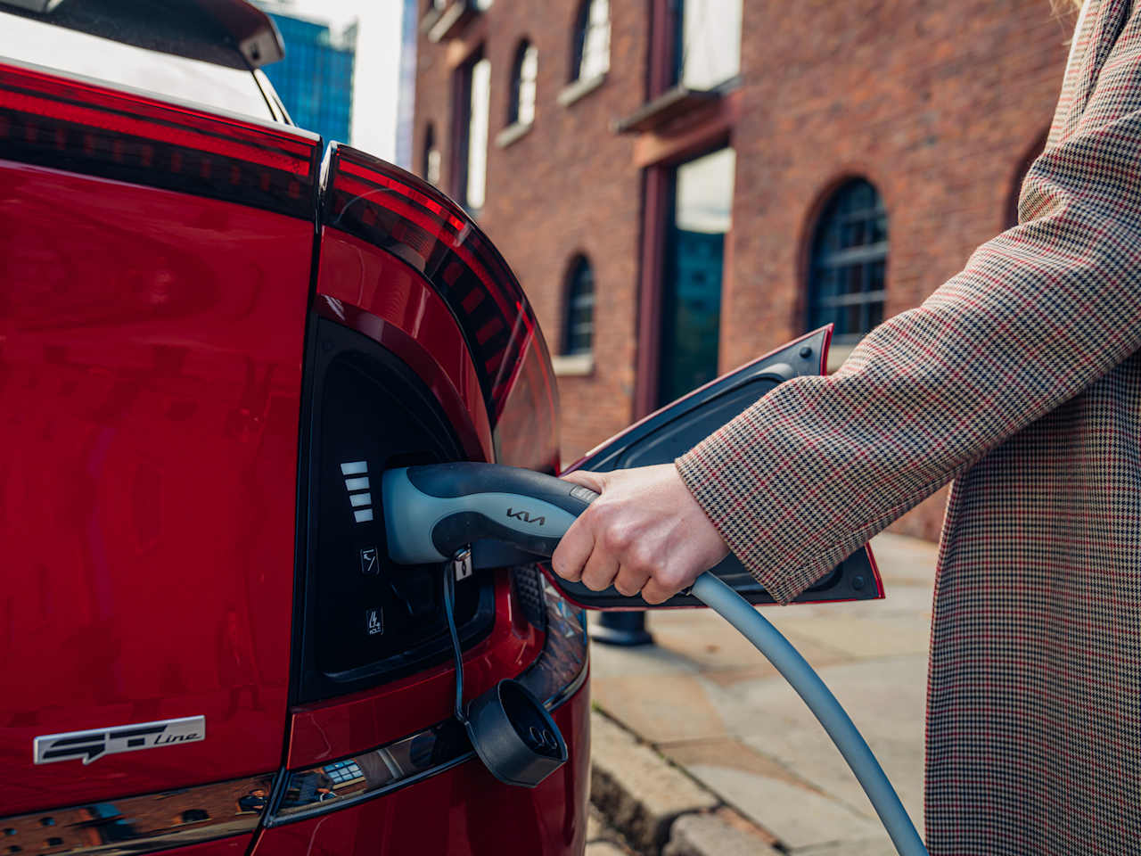 More than 30,000 UK EV chargers now available via Kia Charge