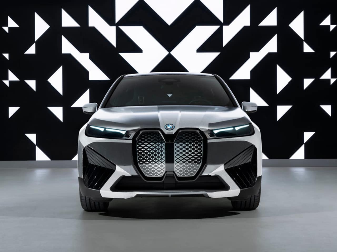 BMW iX Flow