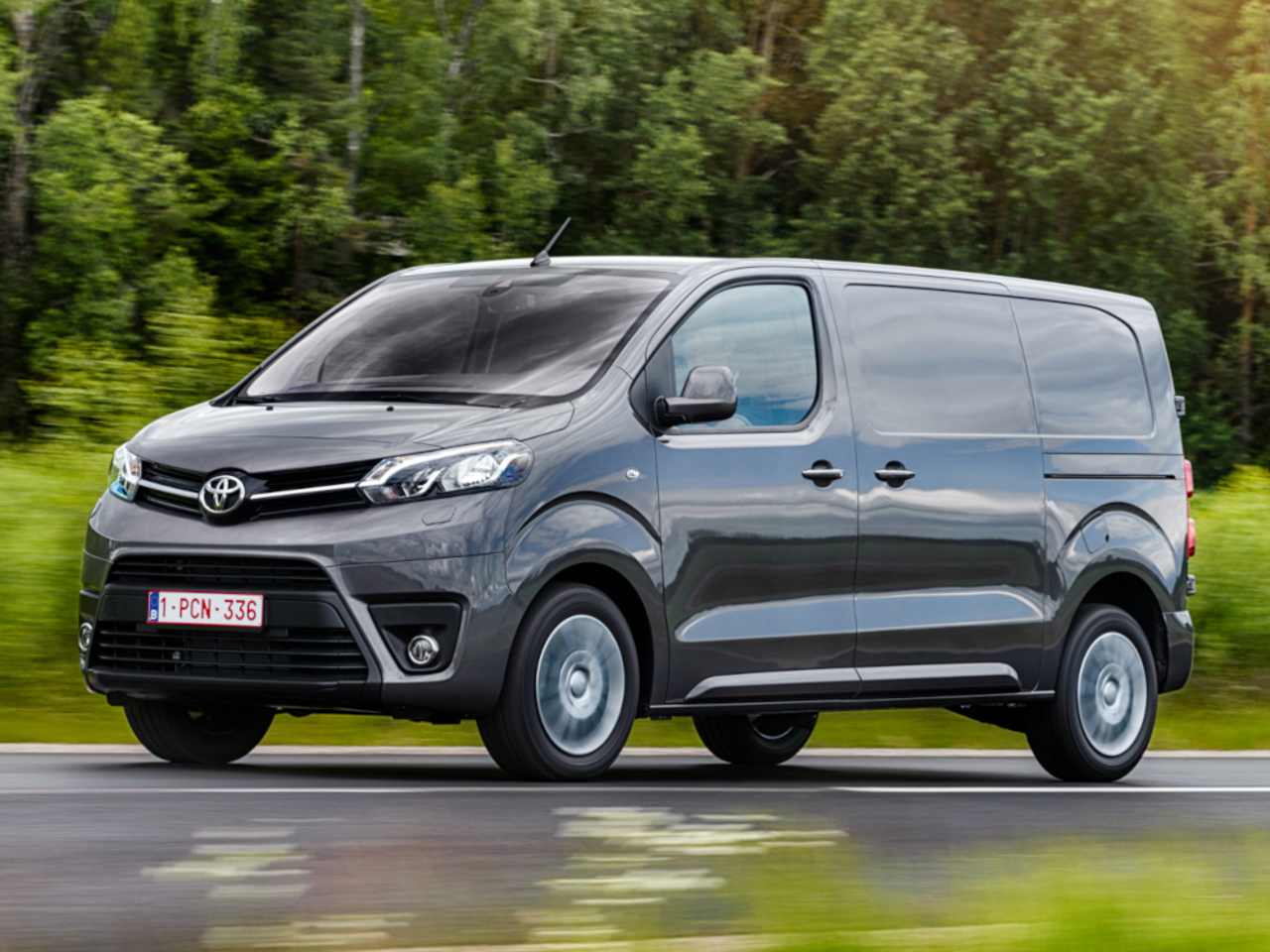 Votre utilitaire Toyota neuf à partir de 239 € par mois*