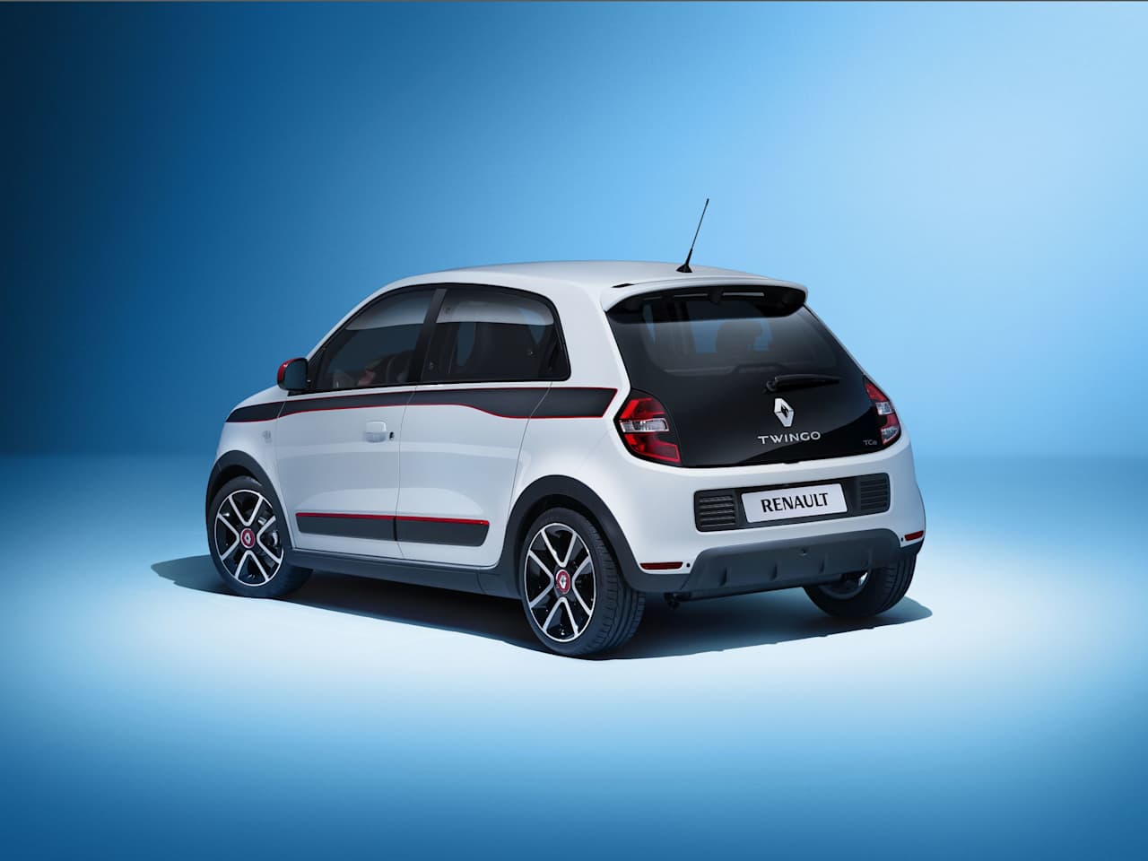 ALL NEW RENAULT TWINGO NAMED 2015 'DESIGN OF THE YEAR'
