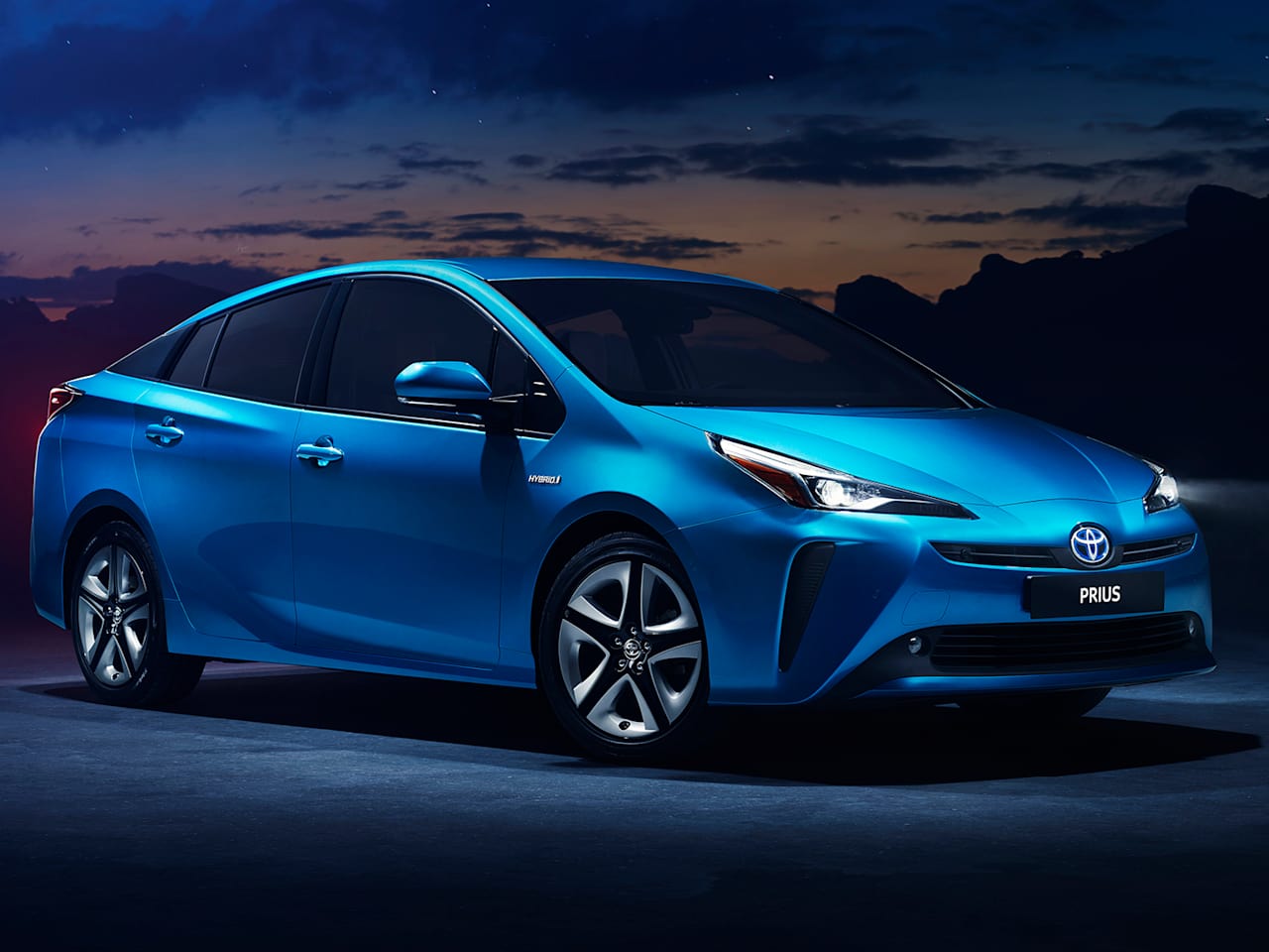 2019 PRIUS REVEALED AT LOS ANGELES MOTOR SHOW
