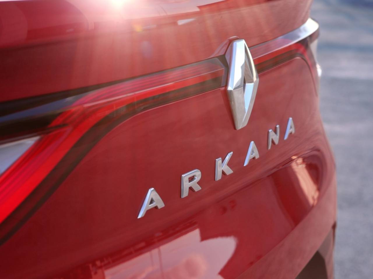 ARKANA, RENAULT'S NEW DISTINCTIVE CROSSOVER 