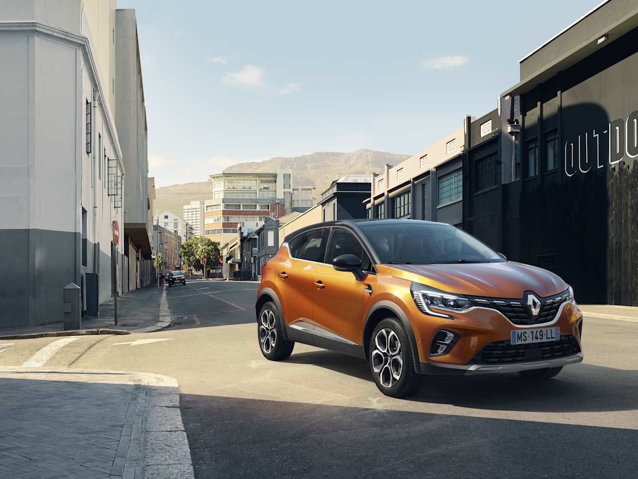 ALL-NEW RENAULT CAPTUR: GREATER STYLE AND SOPHISTICATION FOR RENAULT'S SMALL SUV 