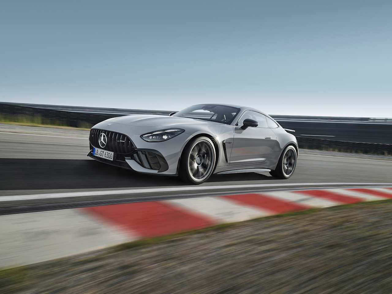 17.07.2024 Uus Mercedes-AMG GT 63 PRO 4MATIC+: ringrajal veelgi väledam