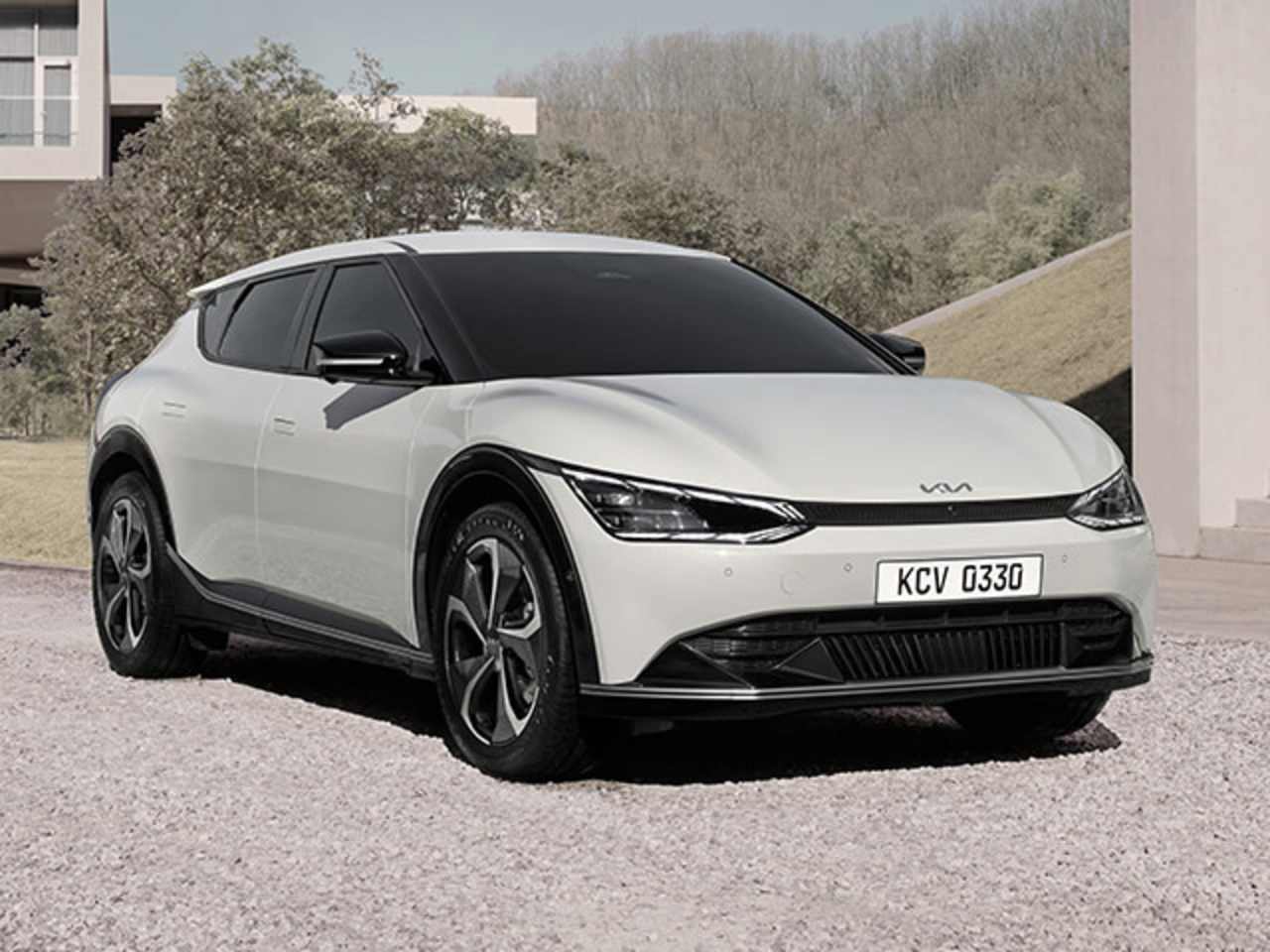 KIA UNVEILS EV6, ITS FIRST DEDICATED EV
