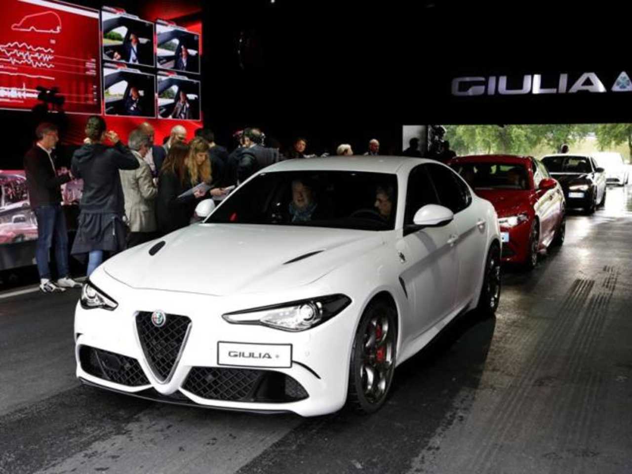 Jeremey Clarkson Reviews The Alfa Romeo Giulia Quadrifoglio