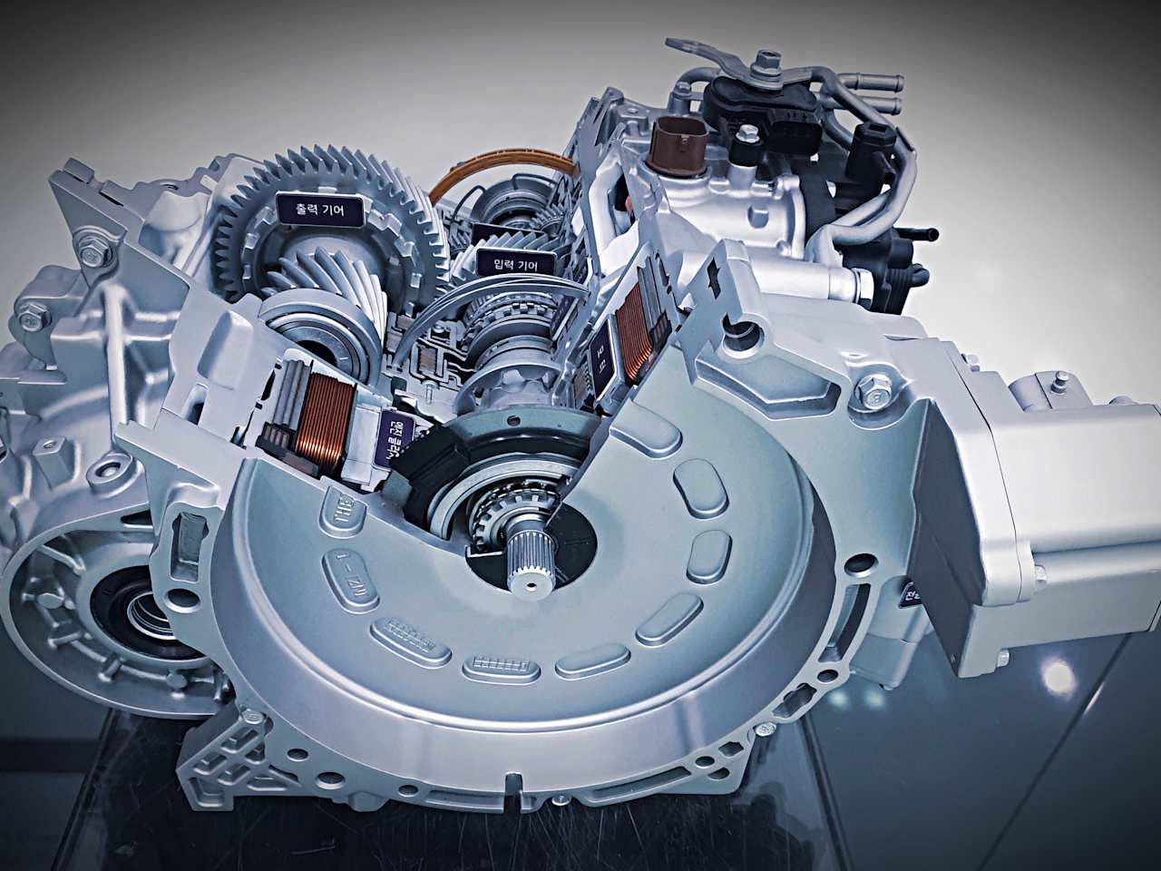 Future Kia hybird models to feature world's first active shift control