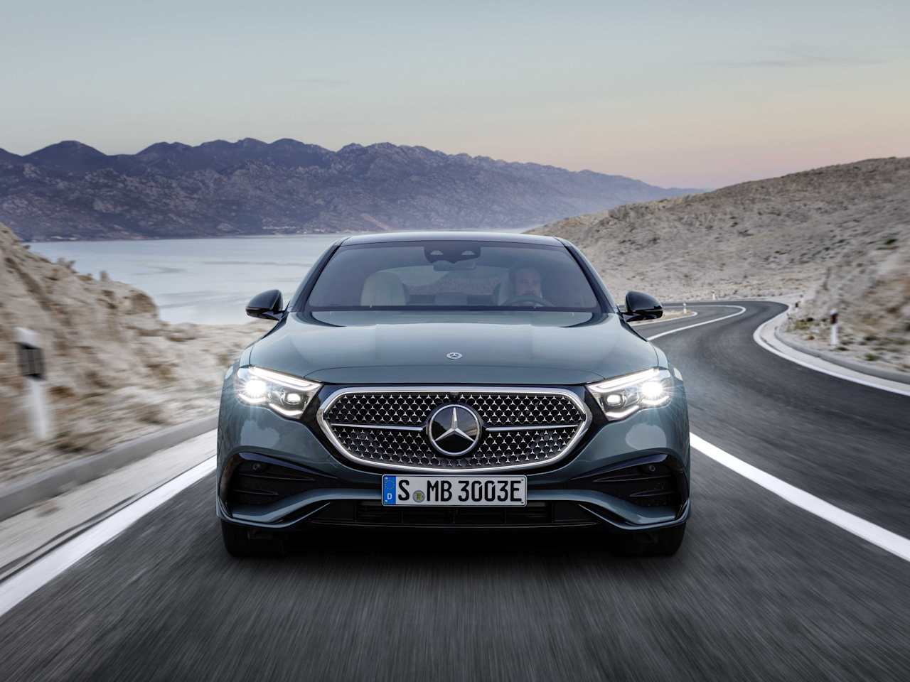 Mercedes-Benz E 220 d: новий дизельний седан
