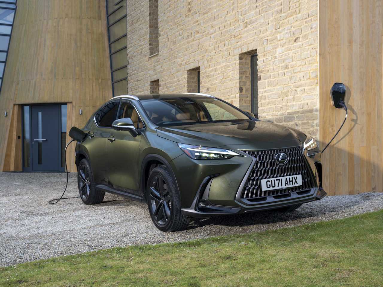 Lexus NX 450h+ crowned Best Large Plug-in Car for the second time!