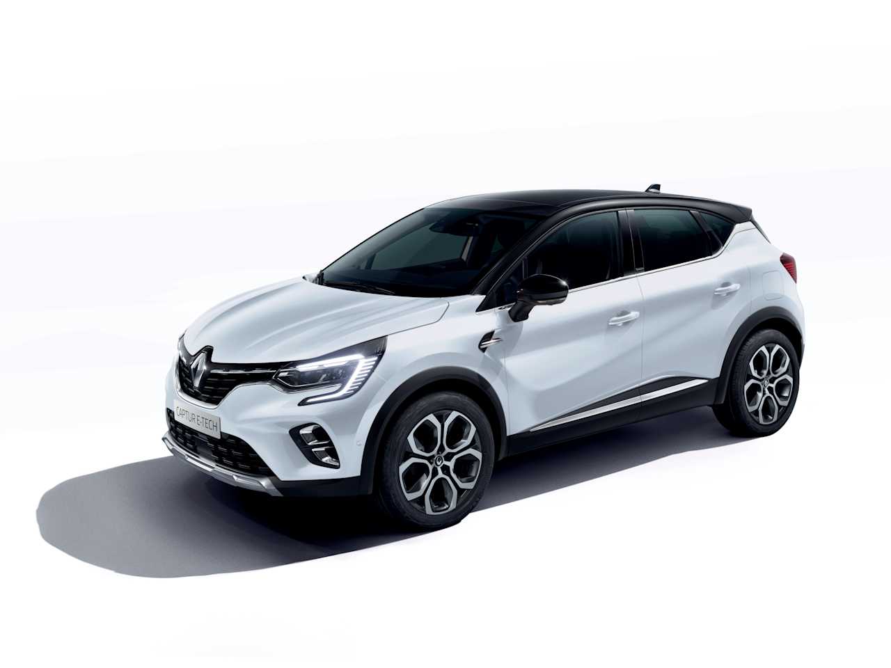 NEW RENAULT E-TECH WORLD PREMIERE AT THE BRUSSELS MOTOR SHOW