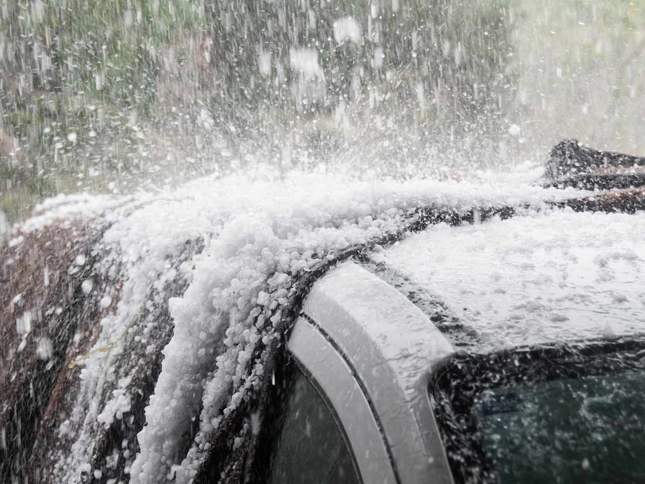 Voiture grêlée : que faire ?