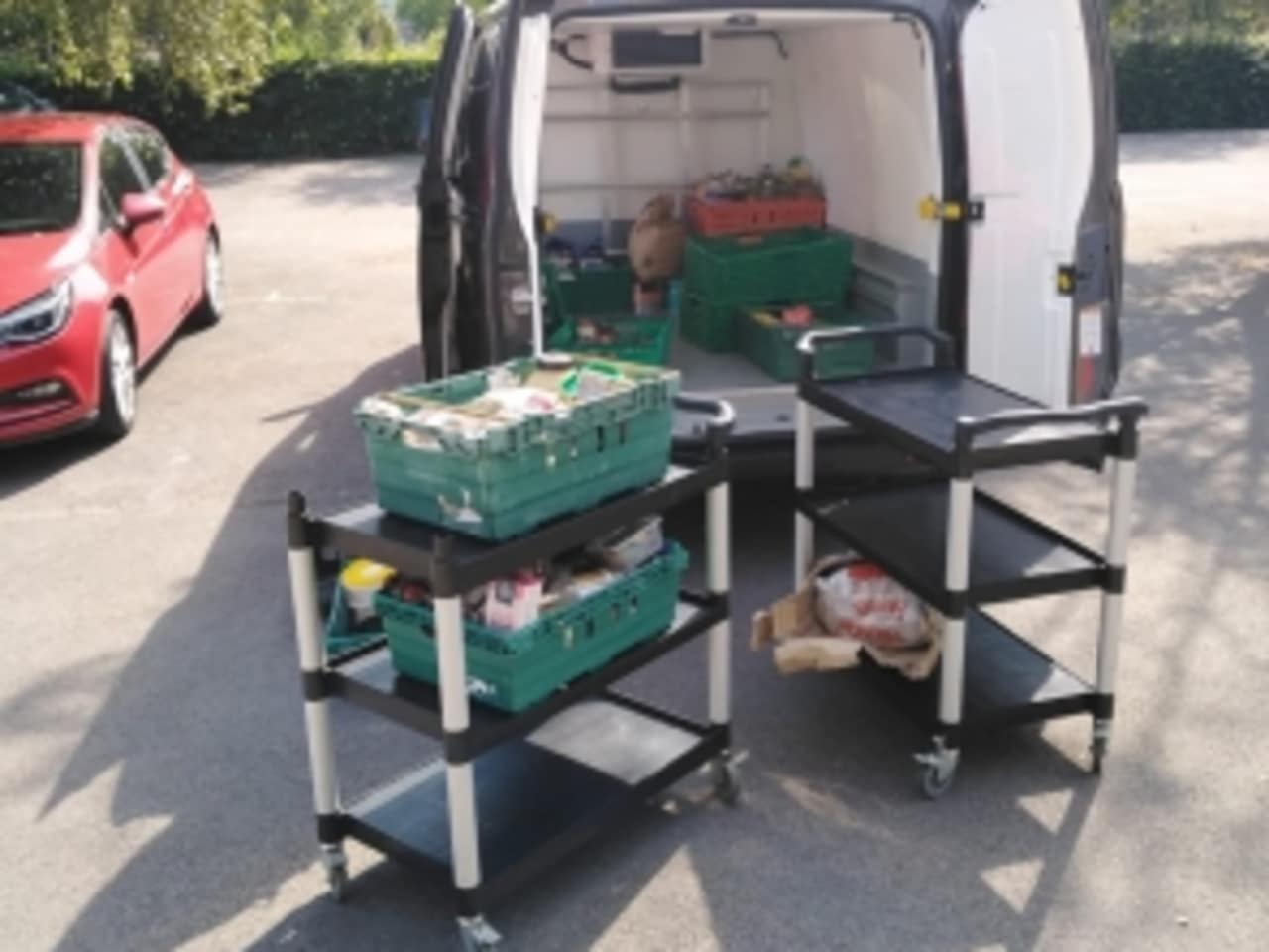 Plug-in Ford Transit “Vanelope” Joins Fight Against Christmas Food Poverty with Oxford Mutual Aid