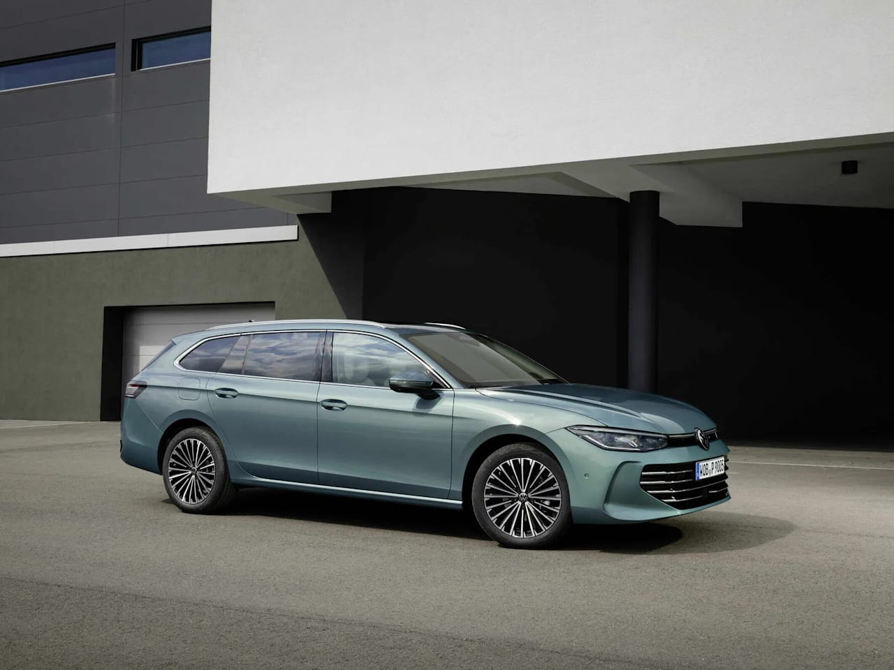 Five stars for the new Passat: Top marks for best-selling model in Euro NCAP safety assessment 