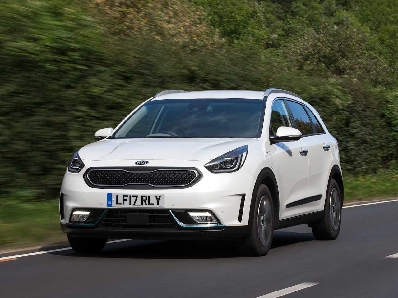 Kia Niro wins best Plug-In Hybrid in Diesel Car and EcoCar Top 50