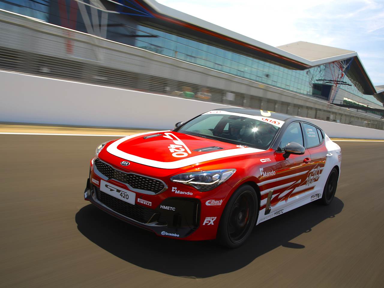 Kia presents one-off Stinger GT420 track car