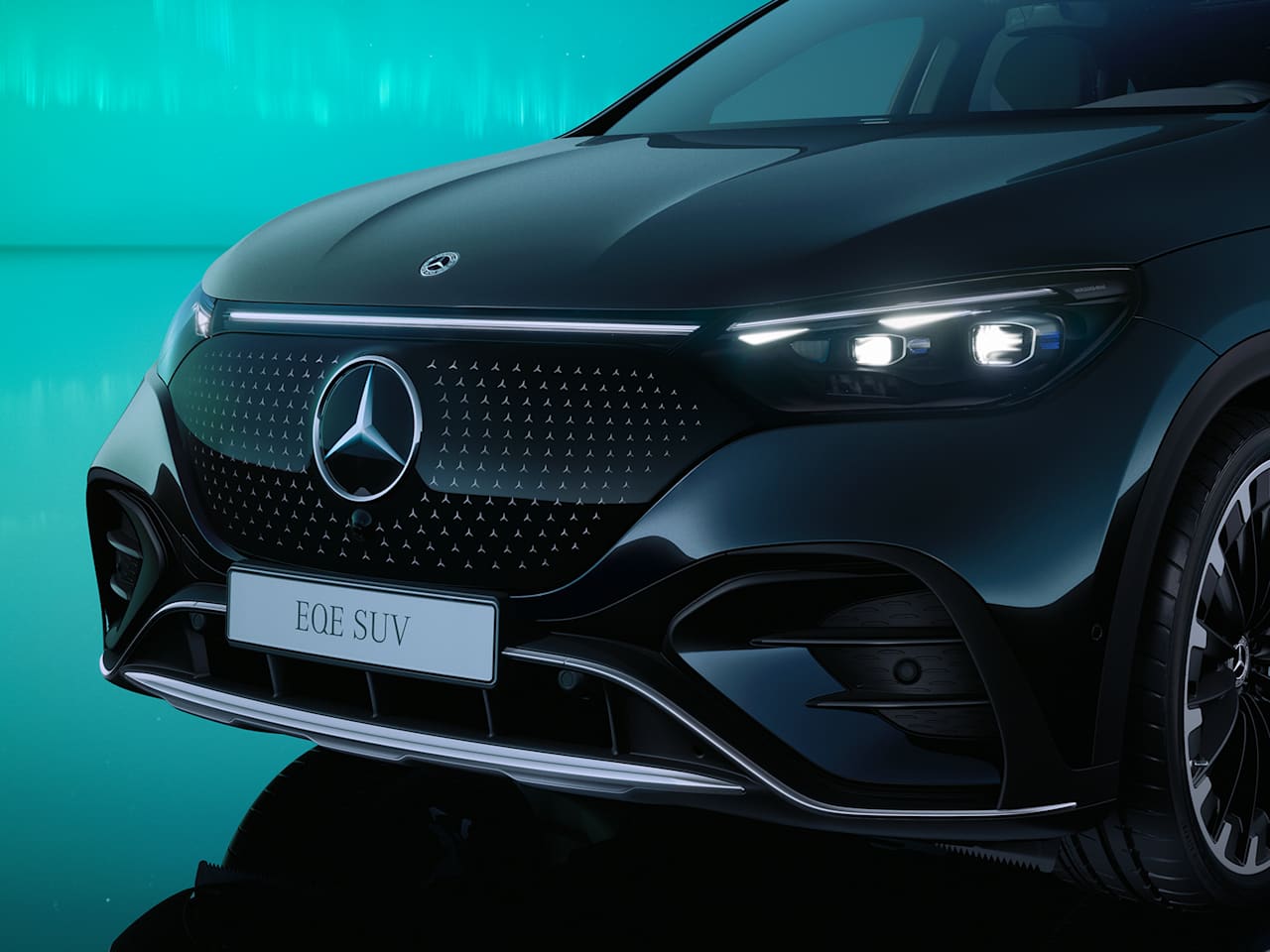 EQE 350 4MATIC та EQE 350 4MATIC SUV - стильні та динамічні електромобілі від Mercedes-Benz