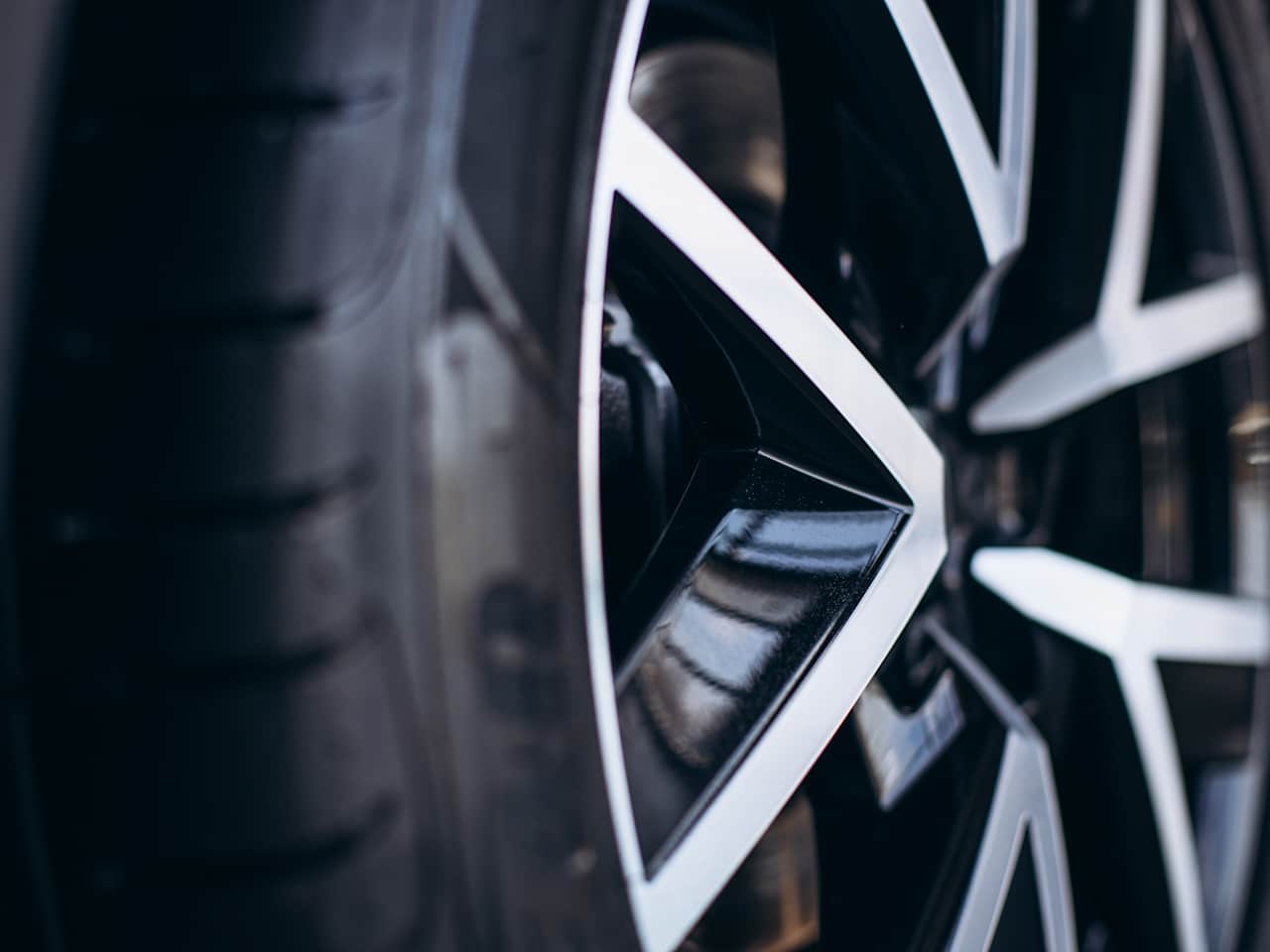Tyres with Vindis