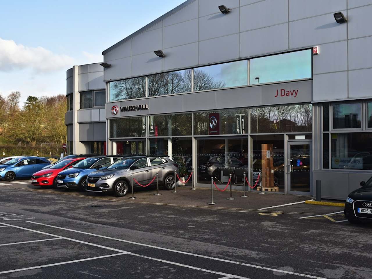 Snows expands in Hampshire with  additional Vauxhall and Citroen sites