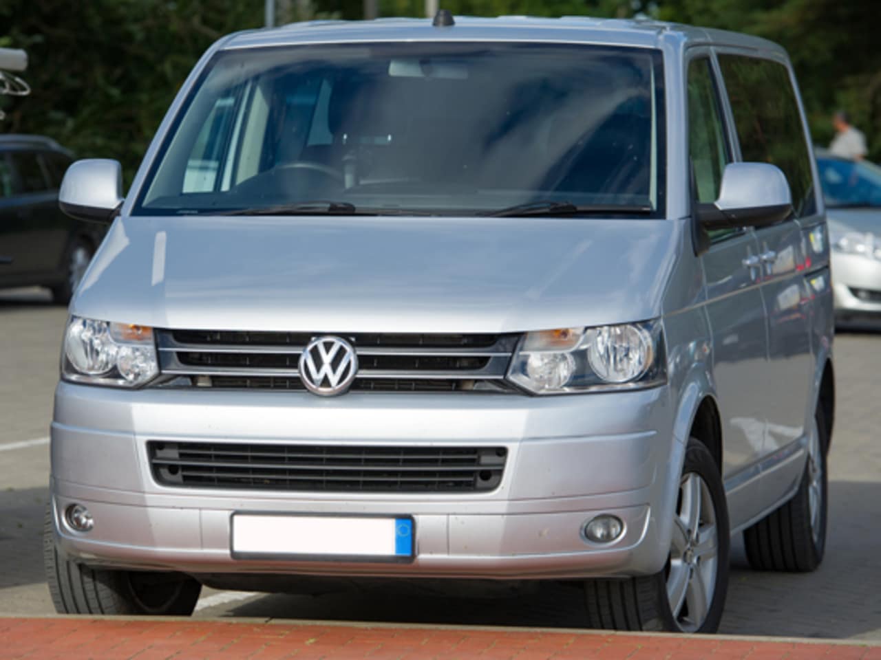 Ford Transit Custom vs Volkswagen Transporter