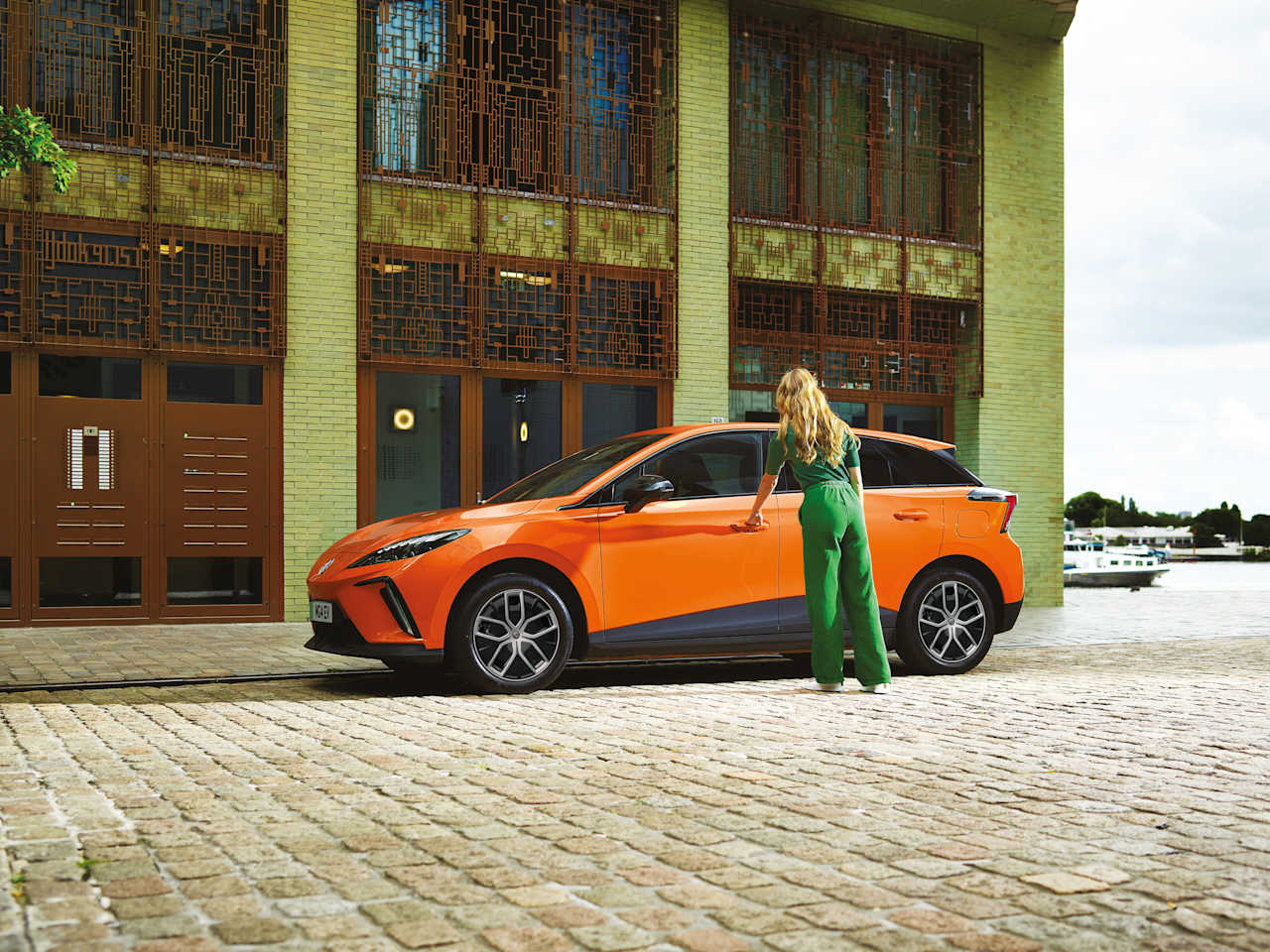 Save €4,000 or 0% Finance on MG4 EV Standard Range