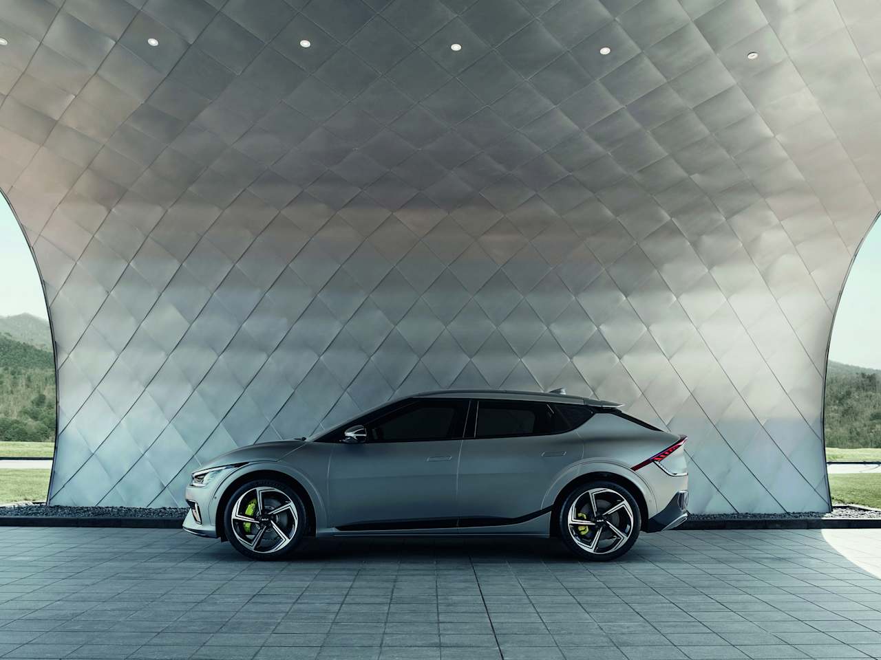 Kia EV6 redefines boundaries of electric mobility with inspiring design, exhilarating performance and innovative space