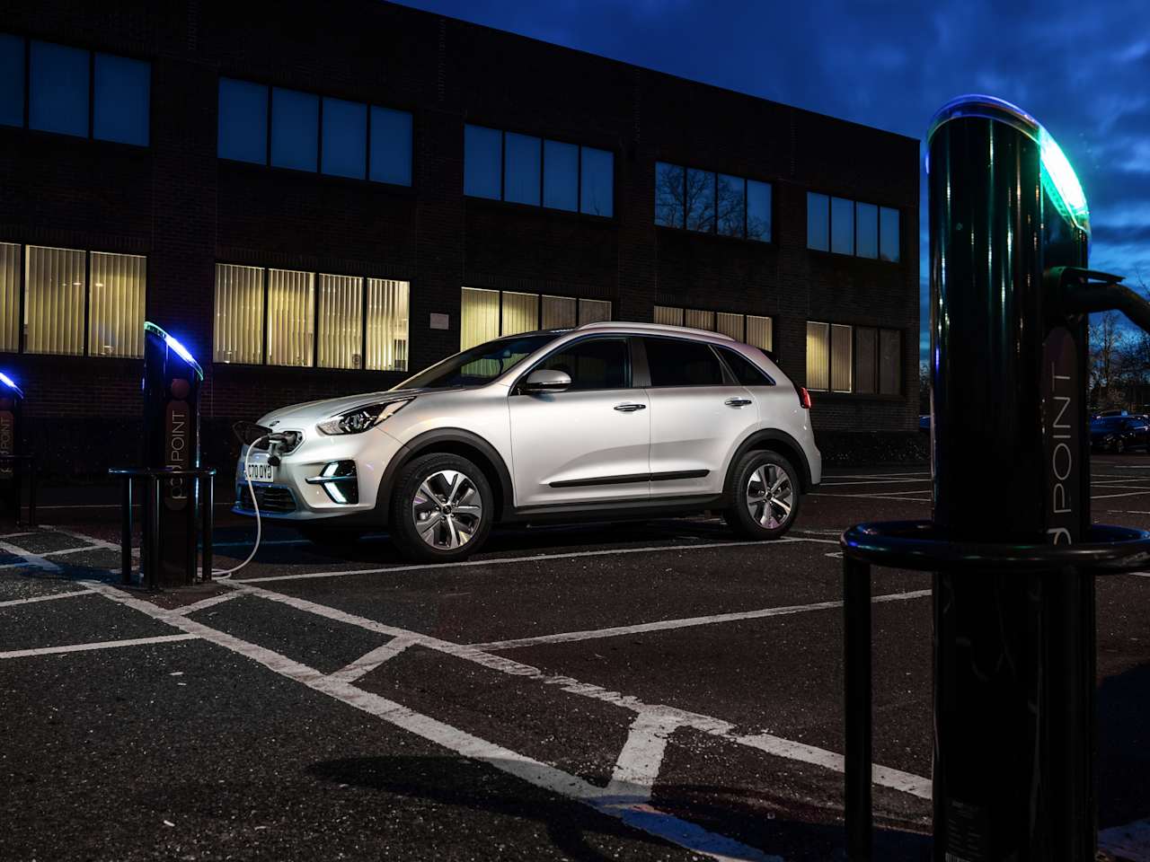 Kia introduces sub-£35,000 e-Niro '2' with long range 64 kwh battery