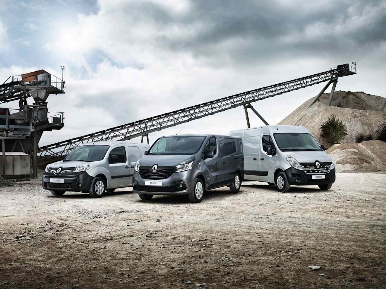 RENAULT HANDS OVER THE KEYS TO THE 2,500,000th LCV TO ROLL OUT OF ITS BATILLY PLANT 