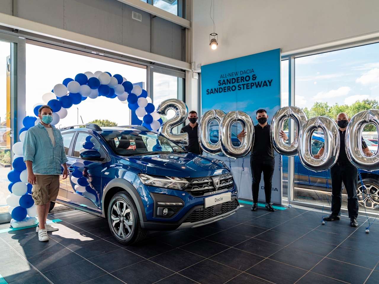 DACIA SELLS ITS 200,000TH CAR IN THE UK 