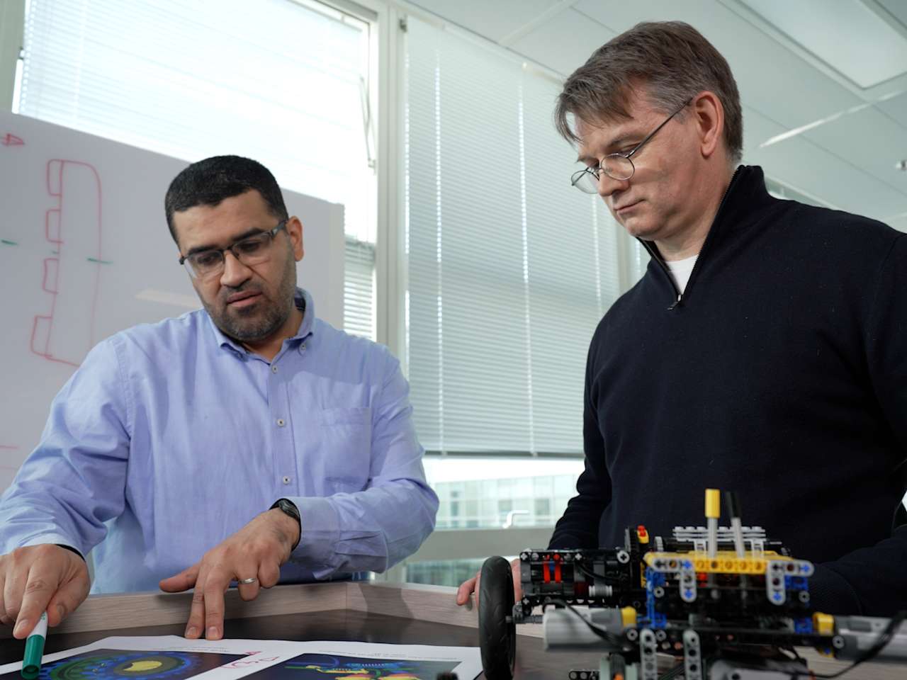 RENAULT E-TECH: DEVELOPING AN ADVANCED HYBRID SYSTEM FROM LEGO CONCEPT