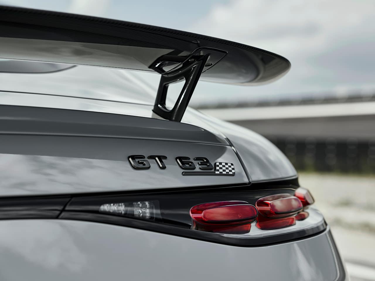 AMG GT : Au tour de la version 63 PRO ! 