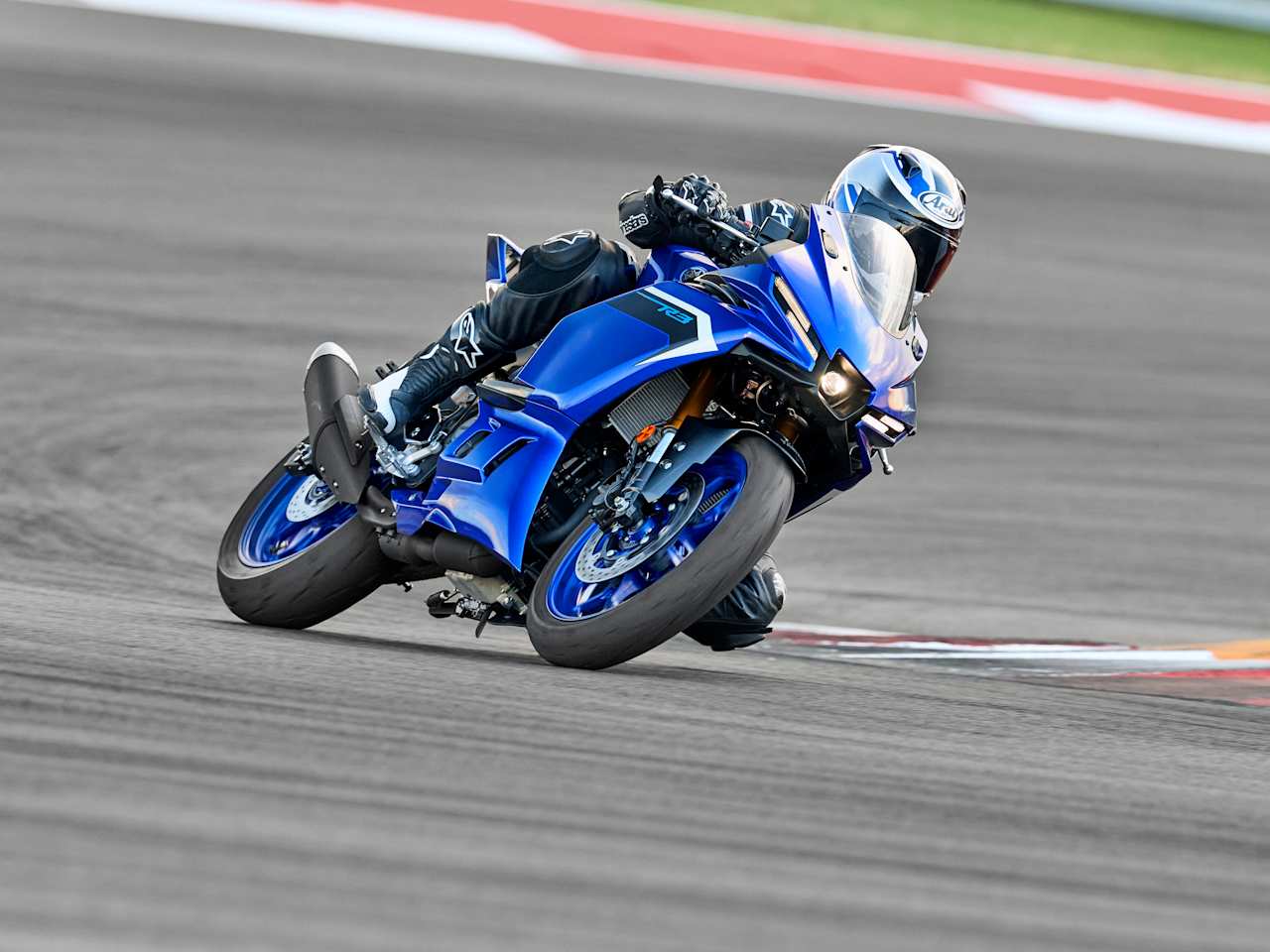 Yamaha R3 (2025) : Style modernisé et conformité Euro5+