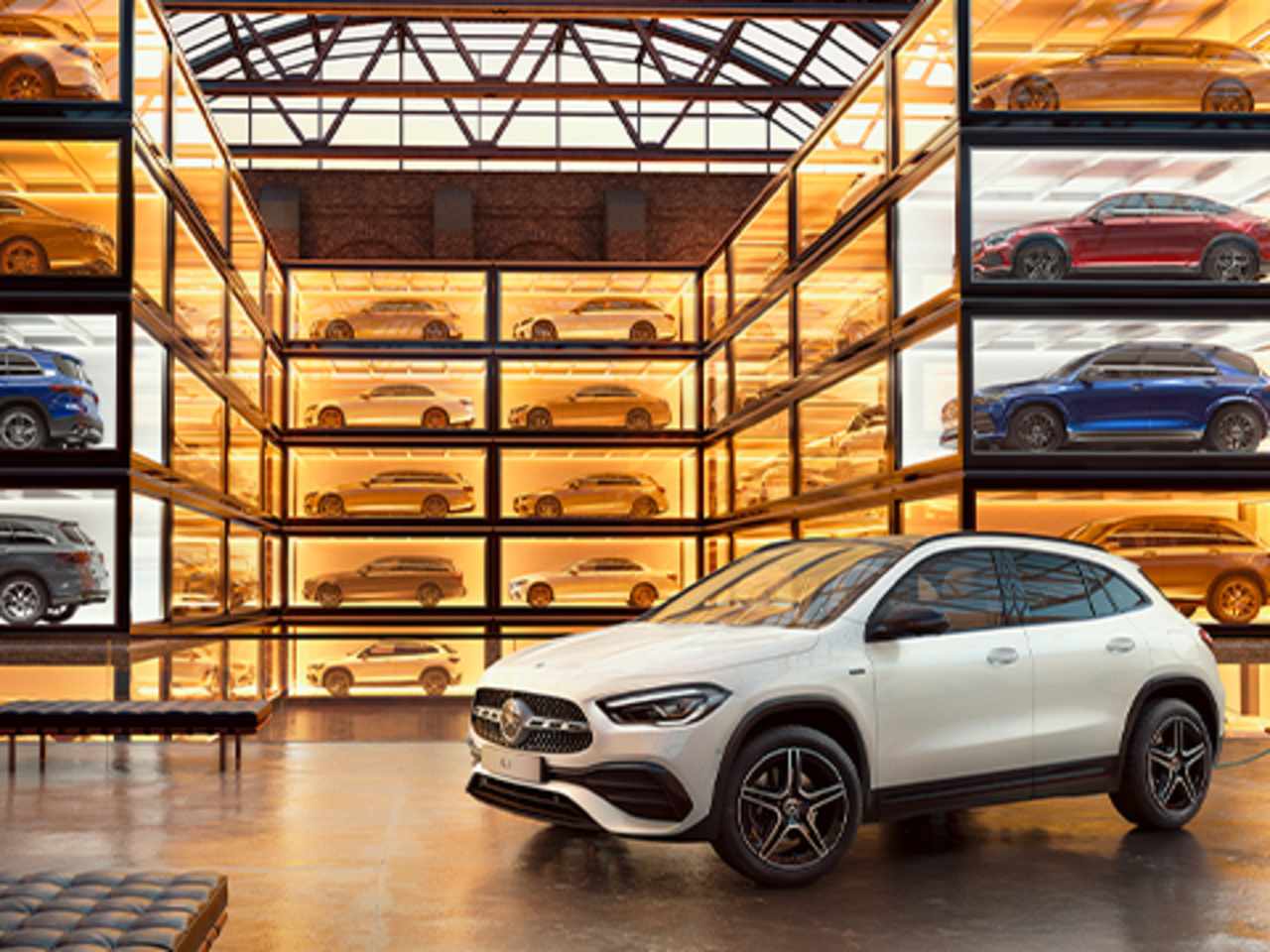 Mercedes-Benz відкриває нову еру автомобільних продажів в Україні