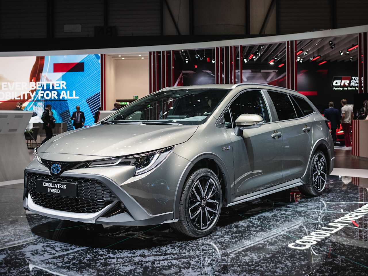 TOYOTA  PRESENT TWO NEW COROLLA MODELS AT THE GENEVA MOTOR SHOW