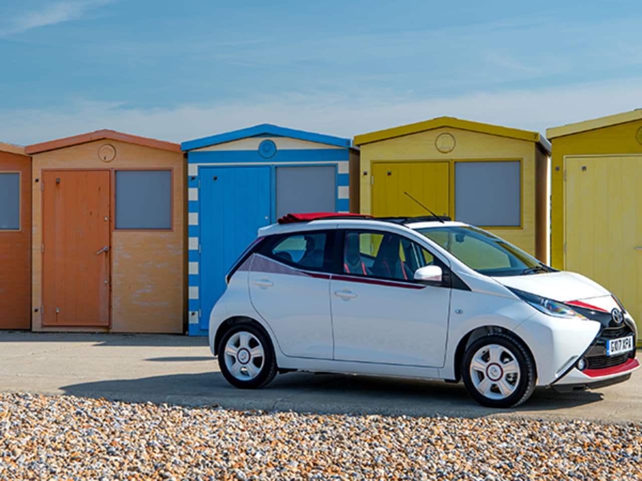 LIMITED EDITION TOYOTA AYGO X-CLAIM READY FOR SUMMER