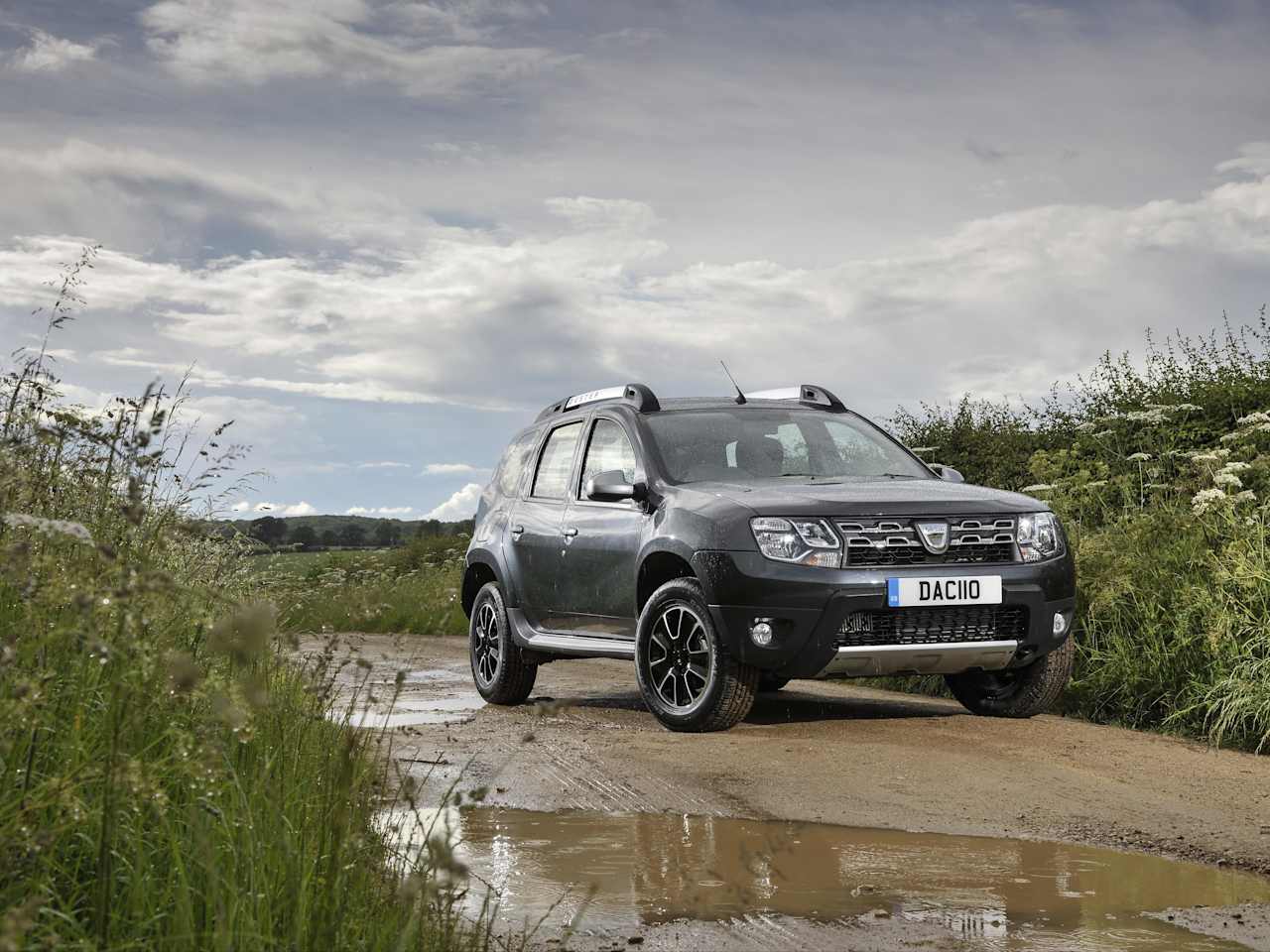 DACIA DUSTER COMMENDED AT AUTO EXPRESS NEW CARS AWARDS 2017 