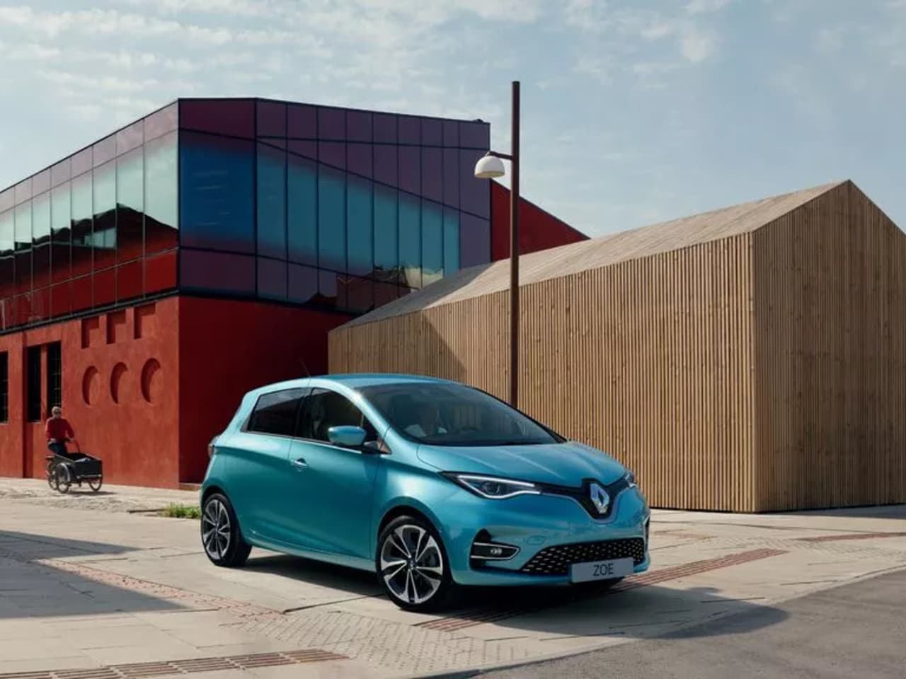 RENAULT ZOE NAMED 'BEST SMALL ELECTRIC CAR FOR VALUE'  