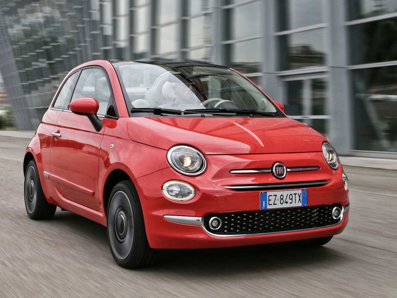 Fiat 500 Wins Auto Express Driver Power 2017 Awards