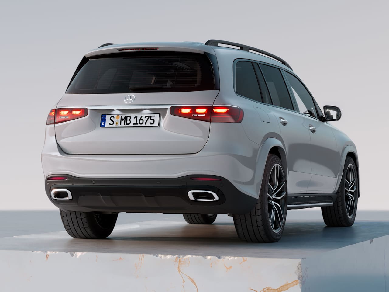 Mercedes-Benz GLS 450 4MATIC - ідеальний автомобіль для великої родини 
