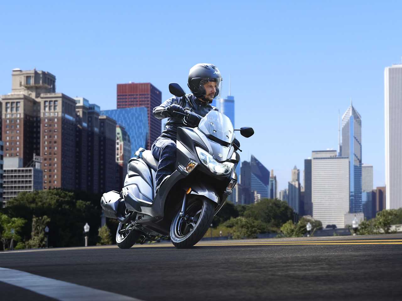 Promotions sur les motos et scooters neufs