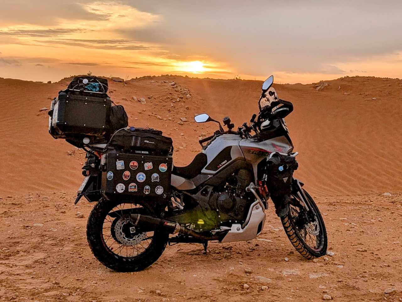 À travers le roadtrip d'Emmanuel et sa Transalp 750